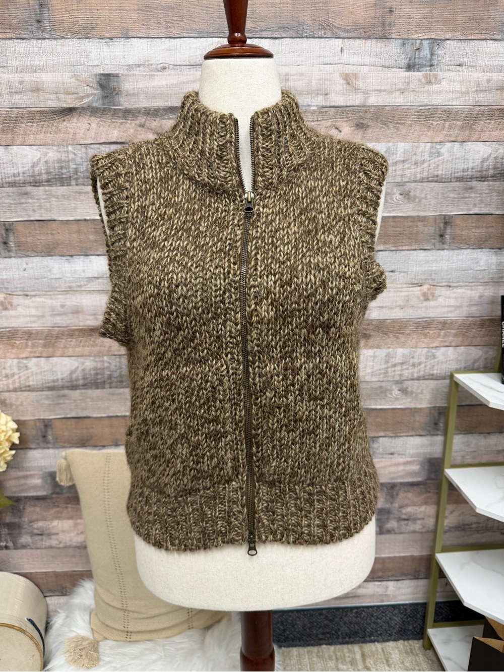 Sundance chunky knit brown zip up vest L